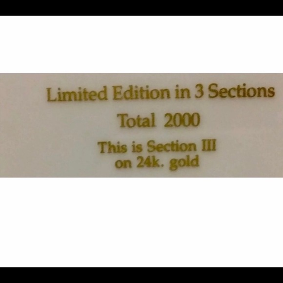 New Edna Hibel Plate TAKARA Arte Ovale 24k G 77 - Picture 7 of 16